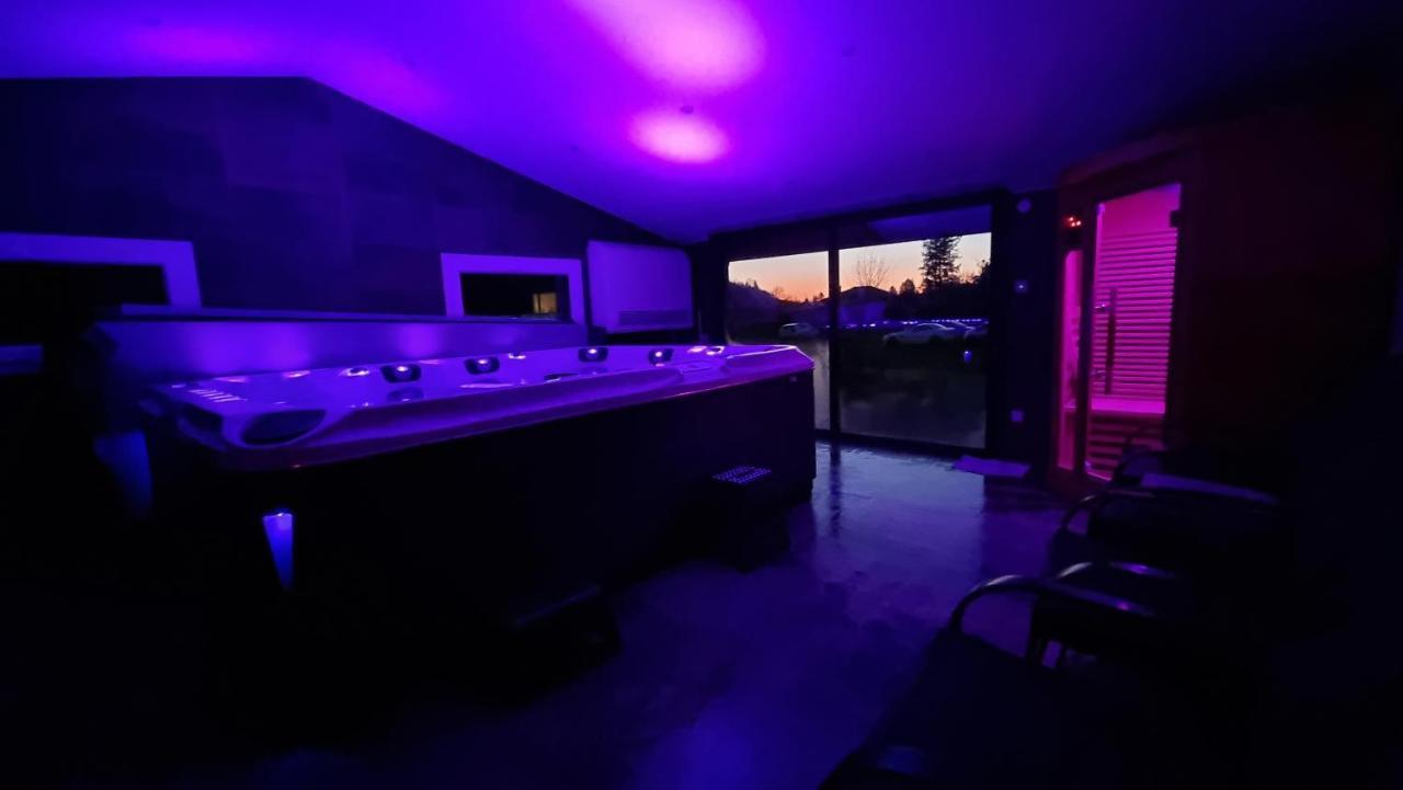 Gites De La Croisee Des Chemins - Piscine Chauffee - Spa, Hammam Et Sauna Izeaux 외부 사진